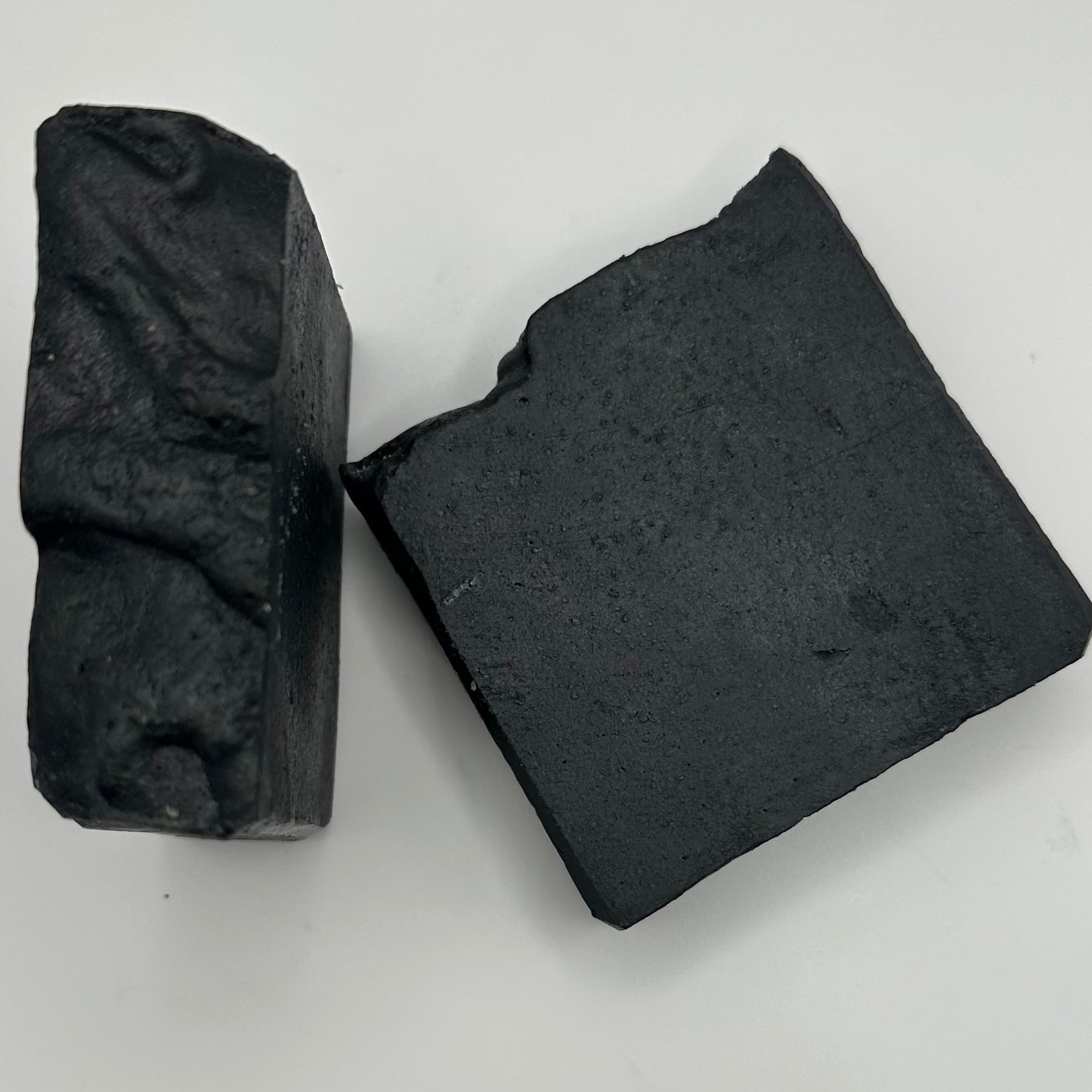 Tea Tree Essential Oil x Activated Charcoal x Turmeric Soap